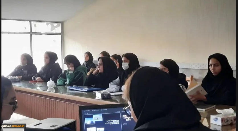 برگزاری نشست تخصصرونمایی از کتاب توسط انجمن معماری آموزشکده فنی و حرفه‌ای دختران قزوین 4