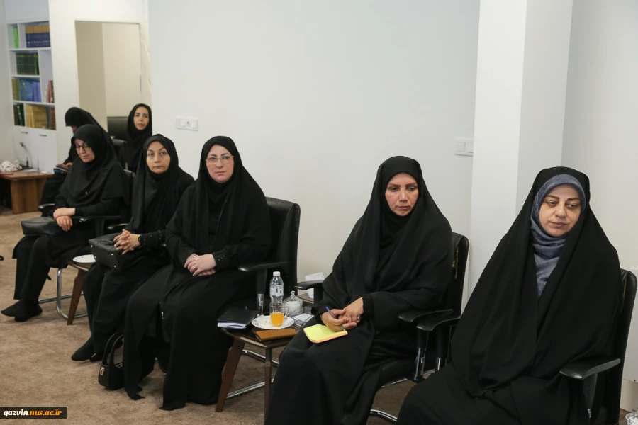دیدار جمعی از بانوان شاغل و مدیران دستگاه‌های اجرایی استان  با نماینده ولی فقیه و امام جمعه شهر قزوین 3