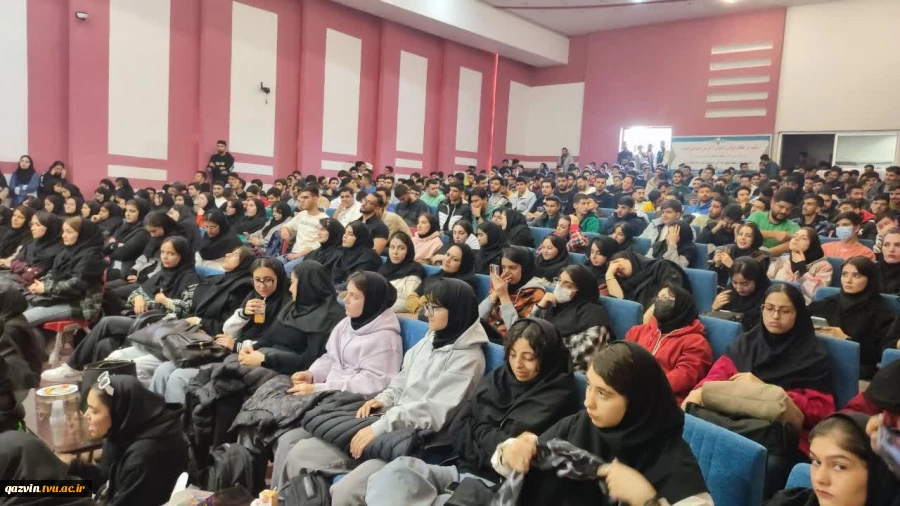 مراسم گرامیداشت روز دانشجو در دانشگاه ملی مهارت استان قزوین برگزار شد 8