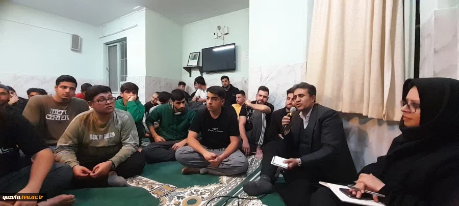 دیدار، بازدید و نشست صمیمی ریاست دانشگاه ملی مهارت واحد استانی قزوین با دانشجویان 3