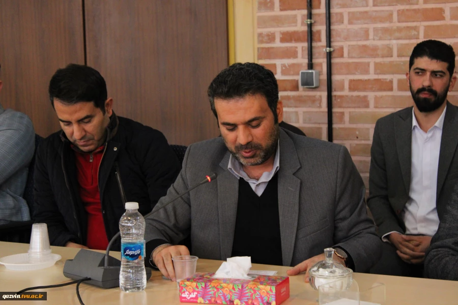 نشست صمیمی و هم‌اندیشی نماینده محترم ولی فقیه در استان و امام جمعه قزوین، آیت‌الله مظفری، با کارکنان، اساتید و دانشجویان  11