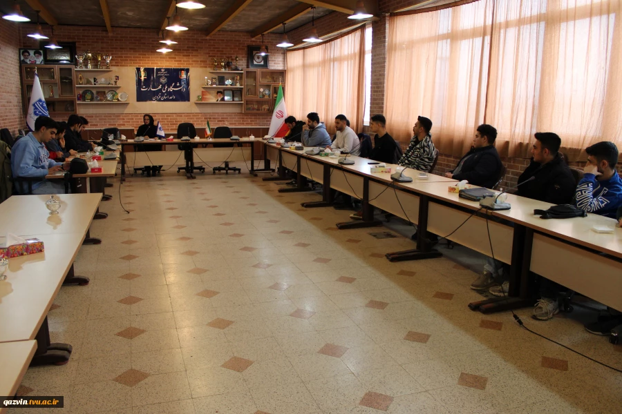 نشست هم‌اندیشی دانشجویان مرکز پسران با نماینده نظارت ، ارزیابی و تضمین کیفیت  دانشگاه 3