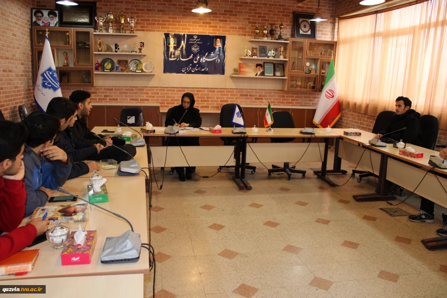 نشست هم‌اندیشی دانشجویان مرکز پسران با نماینده نظارت ، ارزیابی و تضمین کیفیت  دانشگاه 6