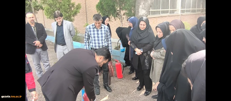 برگزاری  دوره آموزش اطفا حریق و آشنایی با انواع کپسولهای آتشنشانی (HSE) 5