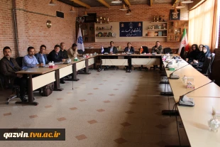 نشست ریاست، معاونت آموزشی و نماینده ارزیابی و تظمین کیفیت با اعضای هیئت علمی دانشگاه ملی مهارت واحد استانی قزوین 6