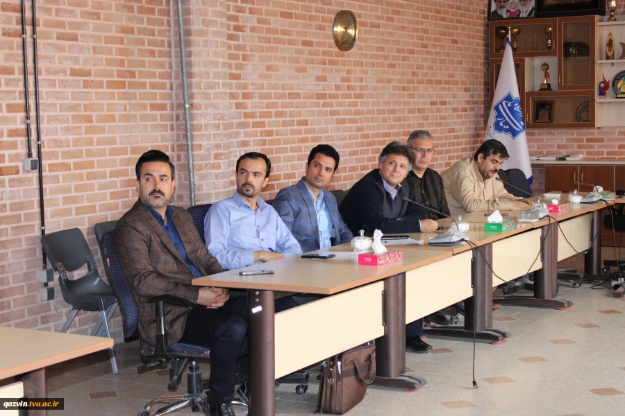 نشست ریاست، معاونت آموزشی و نماینده ارزیابی و تظمین کیفیت با اعضای هیئت علمی دانشگاه ملی مهارت واحد استانی قزوین 9
