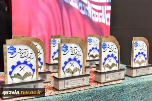 رئیس دانشگاه ملی مهارت در جشنواره سرآمدی آموزش استان تهران:

دانشگاه ملی مهارت می تواند معمار دانشگاه‌های مهارتی کشور باشد و اصولی مثل تعیین استاندارد، تربیت مربی و تضمین کیفیت را راهبری نماید/ استاد سرآمد کسی است که دانش را به مهارت تبدیل کند. 14