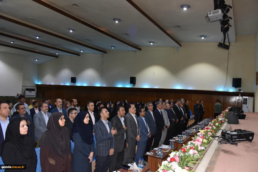 رئیس دانشگاه ملی مهارت در جشنواره سرآمدی آموزش استان تهران:

دانشگاه ملی مهارت می تواند معمار دانشگاه‌های مهارتی کشور باشد و اصولی مثل تعیین استاندارد، تربیت مربی و تضمین کیفیت را راهبری نماید/ استاد سرآمد کسی است که دانش را به مهارت تبدیل کند. 16