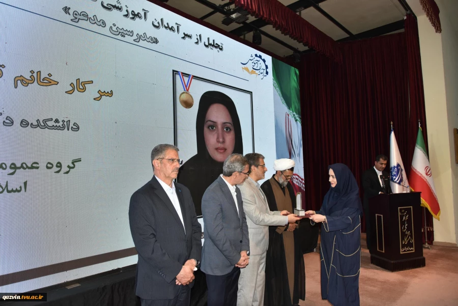 معاون آموزشی وزارت علوم، تحقیقات و فناوری:

جایگاه علمی کشور در جنگ رمضان نمایان شد/ مهارت‌آموزی در دانشگاه‌ها باید تقویت شود 6