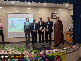 رئیس دانشگاه ملی مهارت در آیین تجلیل از سرآمدان آموزشی دانشگاه ملی مهارت واحد استانی اصفهان:

تدوین مسیرهای آموزشی مبتنی بر چارچوب‌های ملی و بین‌المللی صلاحیت حرفه‌ای و همچنین سند آمایش رشته‌های مهارتی در دستور کار دانشگاه قرار دارد. 7