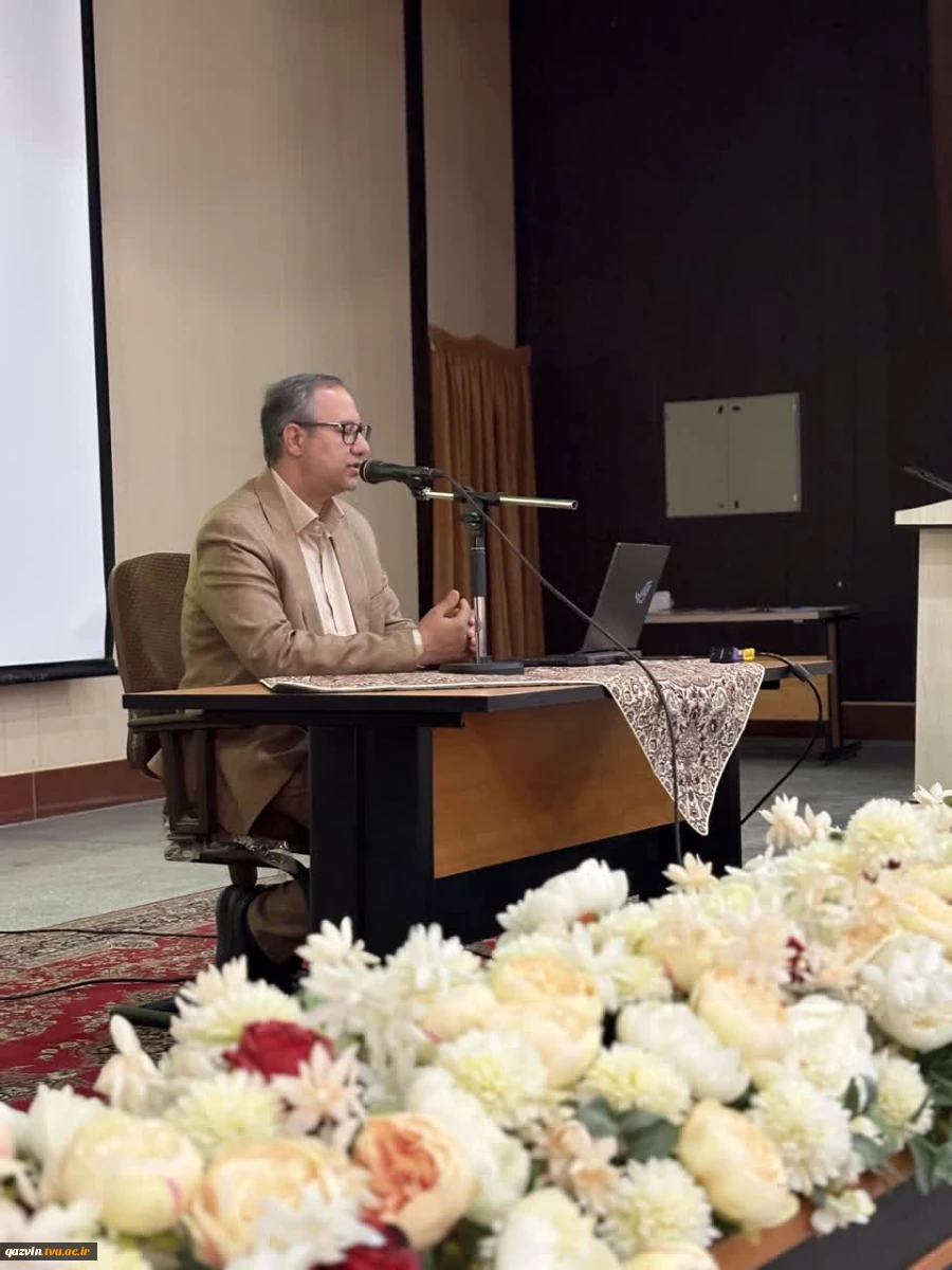 با حضور معاون پژوهش و فناوری دانشگاه ملی مهارت برگزار شد؛

آیین تجلیل از سرآمدان آموزشی دانشگاه ملی مهارت استان مرکزی 7