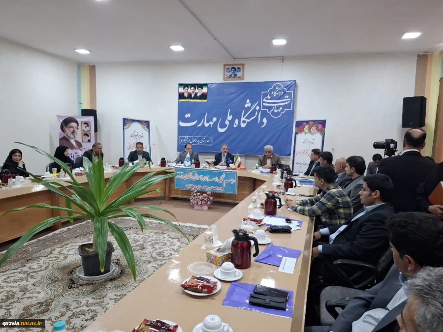 دکتر زمانی در آیین تجلیل از سرآمدان آموزشی چهارمحال محال و بختیاری:

سرآمدی آموزشی در دانشگاه ملی مهارت یعنی تبدیل دانش به مهارت و مهارت به اشتغال 6