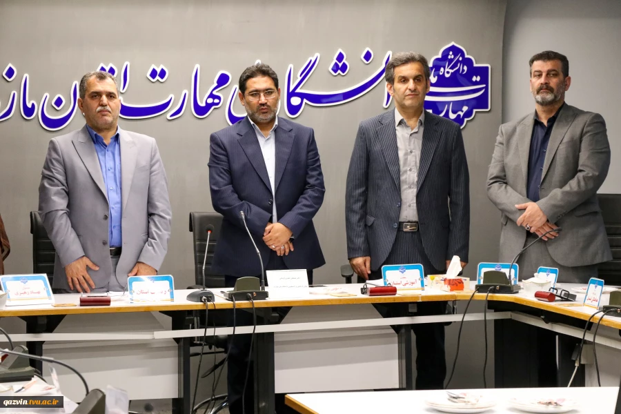 با حضور معاون فرهنگی و دانشجویی :

همزمان با تجلیل از سرآمدان آموزشی آیین تکریم رئیس پیشین و معارفه سرپرست واحد استان مازندران برگزار شد 3