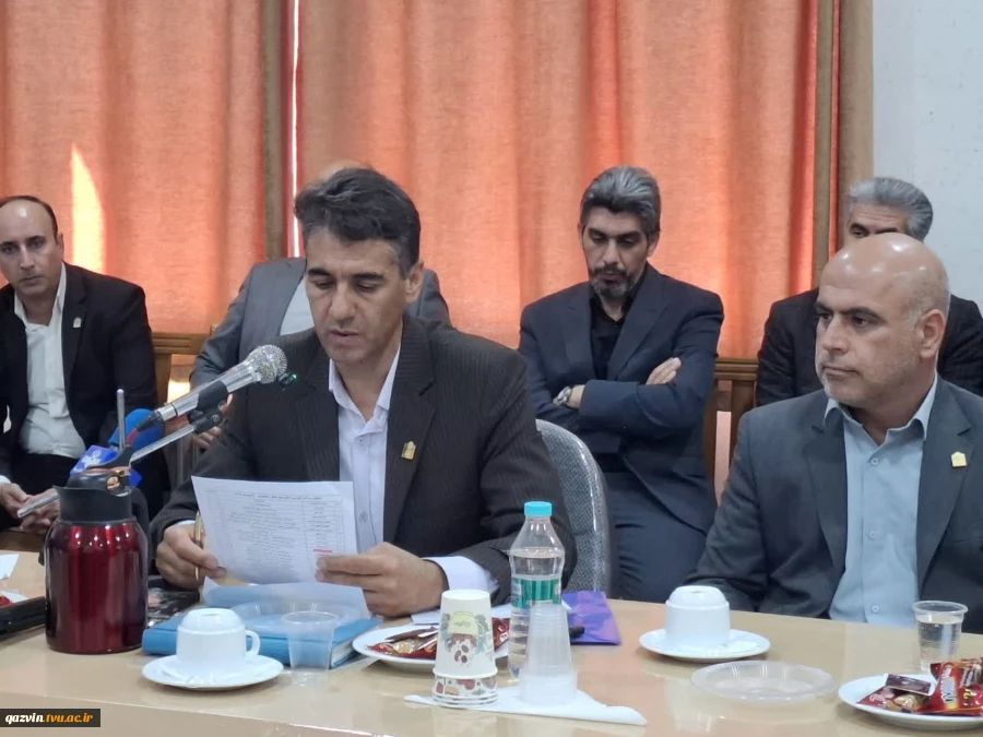 در جریان سفر رئیس دانشگاه ملی مهارت به استان چهارمحال و بختیاری صورت گرفت:

بازدید از مراکز آموزشی استان/ جلسه با کارکنان غیرهیئت علمی/ جلسه با هیئت رئیسه استان 9