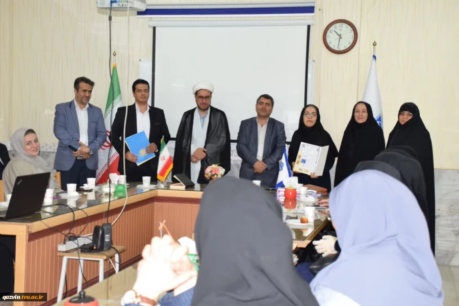 آئین تجلیل از سرآمدان آموزشی دانشگاه ملی مهارت واحد استانی قزوین برگزار شد. 2