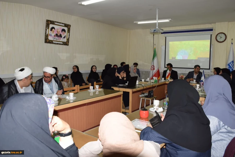 آئین تجلیل از سرآمدان آموزشی دانشگاه ملی مهارت واحد استانی قزوین برگزار شد. 5