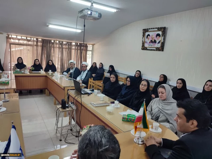 آئین تجلیل از سرآمدان آموزشی دانشگاه ملی مهارت واحد استانی قزوین برگزار شد. 6