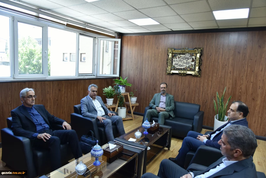 نشست رئیس دانشگاه ملی مهارت با بازرس کل امور آموزش و پژوهش سازمان بازرسی کل کشور 3