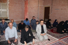 طنین نوای زیارت عاشورا در نمازخانه ساختمان اداری دانشگاه ملی مهارت واحد استانی قزوین