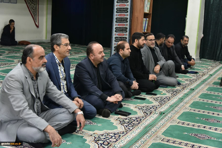 آیین سوگواری سالار شهیدان امام حسین(ع) و یاران با وفایشان در سازمان مرکزی دانشگاه برگزار شد. 5