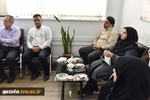 دیدار دکتر زمانی با کارکنان دفتر برنامه، بودجه، تحول اداری و بهره‌وری 4