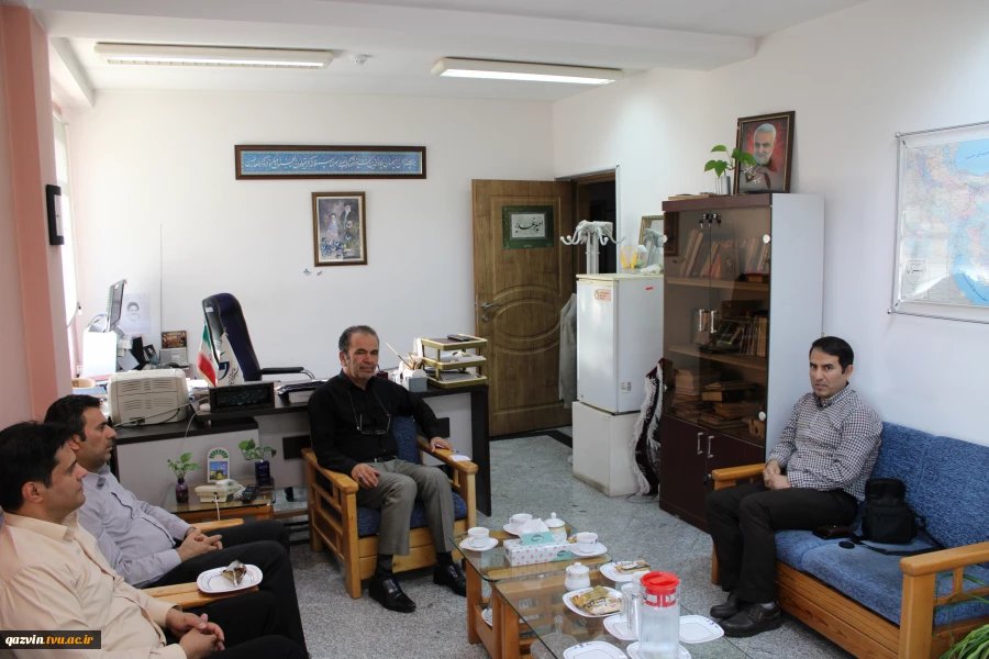 در راستای تحقق شعار «دانشگاه ملی مهارت-دانشگاه کارآفرین»؛ مذاکرات دانشگاه ملی مهارت واحد استانی قزوین و صدا و سیمای قزوین برای عقد تفاهم‌نامه همکاری به جریان افتاد.

 2