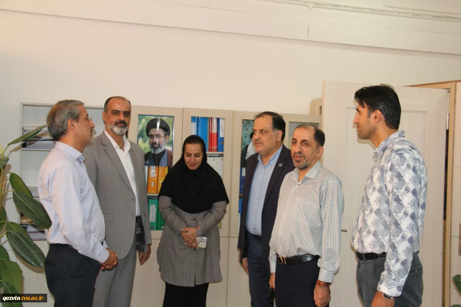 دیدار صمیمانه مدیران دانشگاه ملی مهارت با کارکنان سازمان مرکزی به مناسبت روز کارمند 10