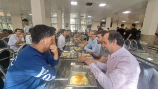 با حضور سرپرست دانشگاه ملی مهارت صورت گرفت؛
آیین اهتزاز پرچم جمهوری اسلامی ایران و طنین سرود ملی در آغاز سال تحصیلی جدید در دانشکده ملی مهارت انقلاب اسلامی تهران 4