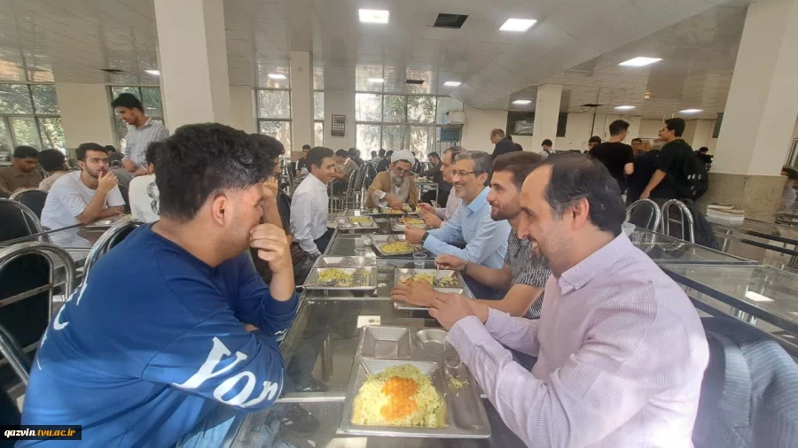 با حضور سرپرست دانشگاه ملی مهارت صورت گرفت؛
آیین اهتزاز پرچم جمهوری اسلامی ایران و طنین سرود ملی در آغاز سال تحصیلی جدید در دانشکده ملی مهارت انقلاب اسلامی تهران 4