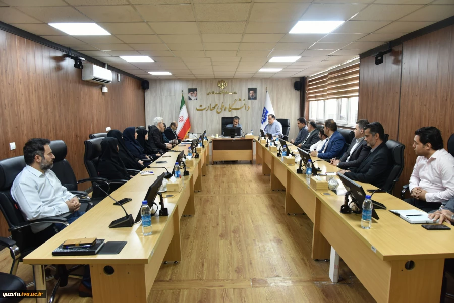 دیدار کارکنان حوزه ریاست، روابط عمومی و هماهنگی امور مجلس و استان‌ها با سرپرست دانشگاه ملی مهارت 4