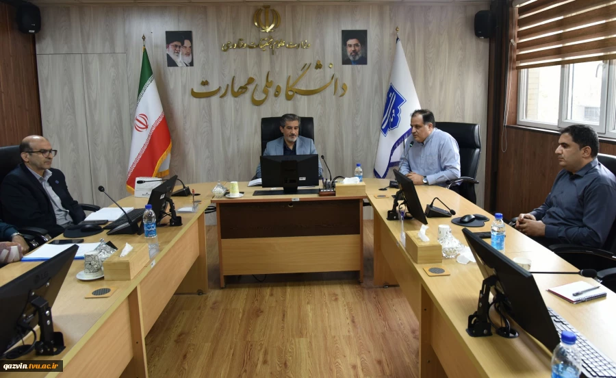 دیدار کارکنان حوزه ریاست، روابط عمومی و هماهنگی امور مجلس و استان‌ها با سرپرست دانشگاه ملی مهارت 5